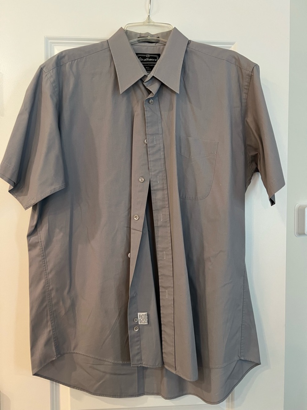 Gray Short-Sleeve Men's Dress Shirt - Casual & Professional Strathmore 16.5